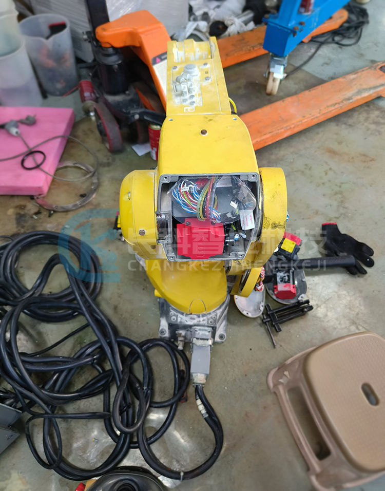Repair the Fanuc robot LR Mate 200iD that has been submerged in water Repair the Fanuc robot LR Mate 200iD that has been submerged in water
